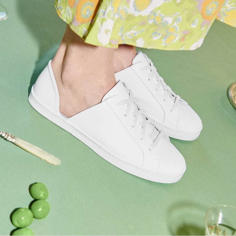 Freda Salvador Eda D’orsay sneakers size 6.5- Pistachio Embossed Croc